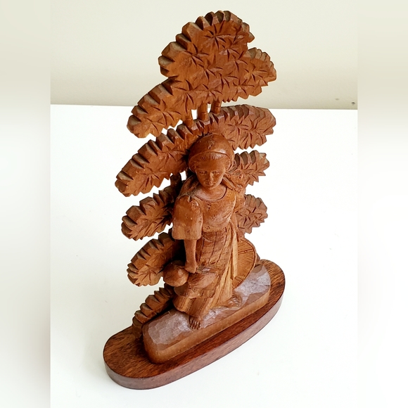 Late 1800's French Handcarved Wood Maiden With Espalier Tree - Picture 6 of 12
